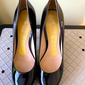 Joan & David Patent Leather Pumps
Black
Round-Toes
Stiletto Heels with Platform